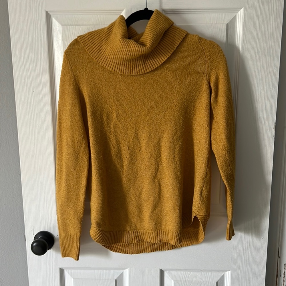 XS TAHARI cowl neck sweater - gently used